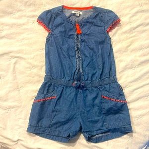 4T DKNY jumper shorts.